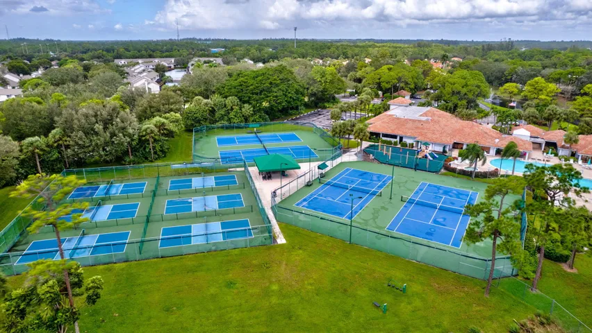 Tennis/Pickle Ball Courts