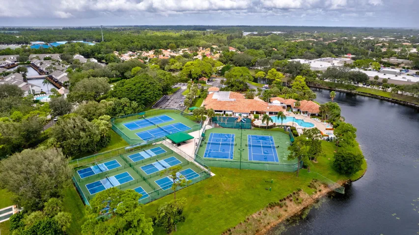 Tennis/Pickle Ball Courts