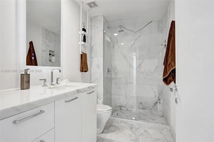 FULLY UPGRADED BATHROOM!