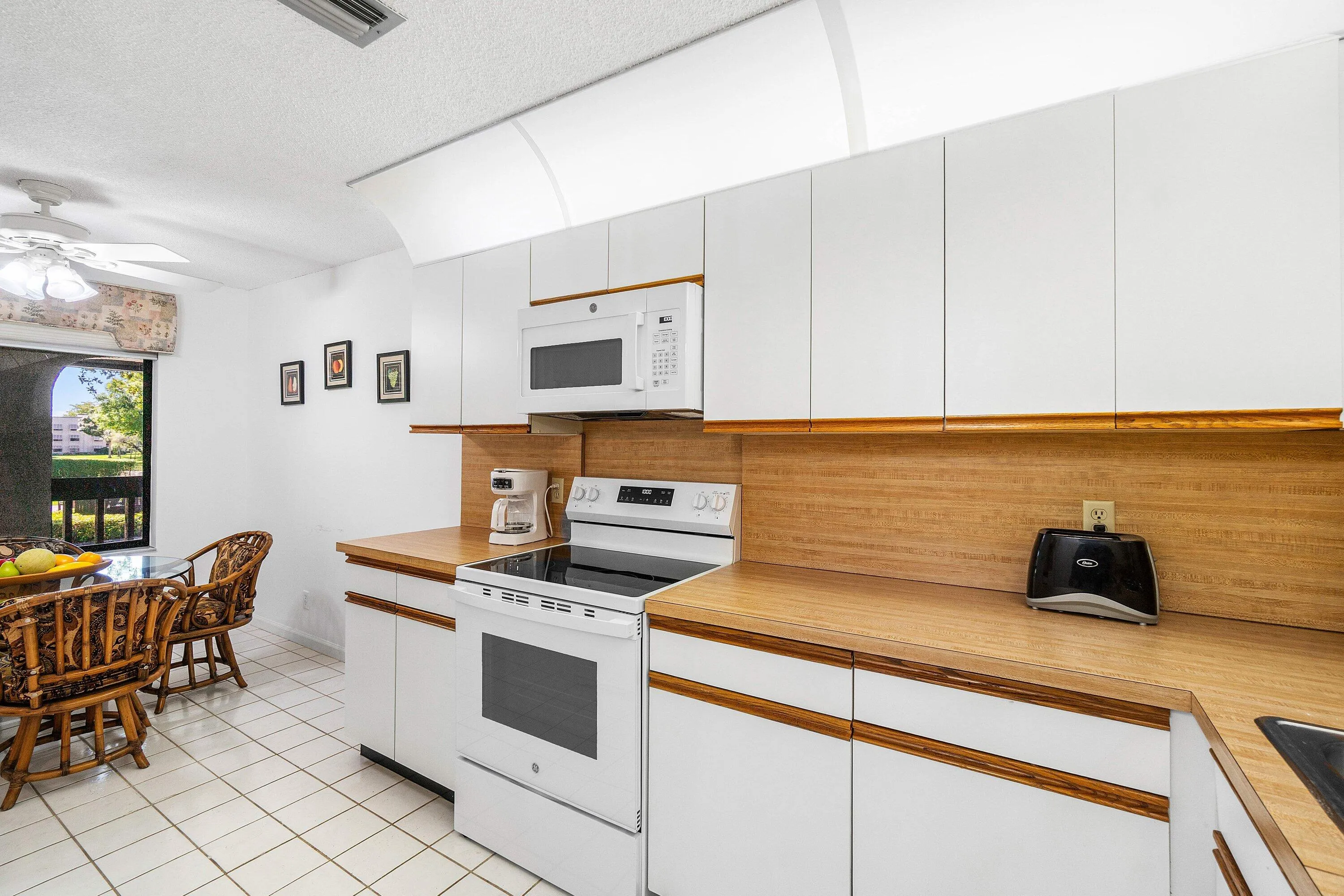 010-10137MangroveDrive-203-BoyntonBeach-