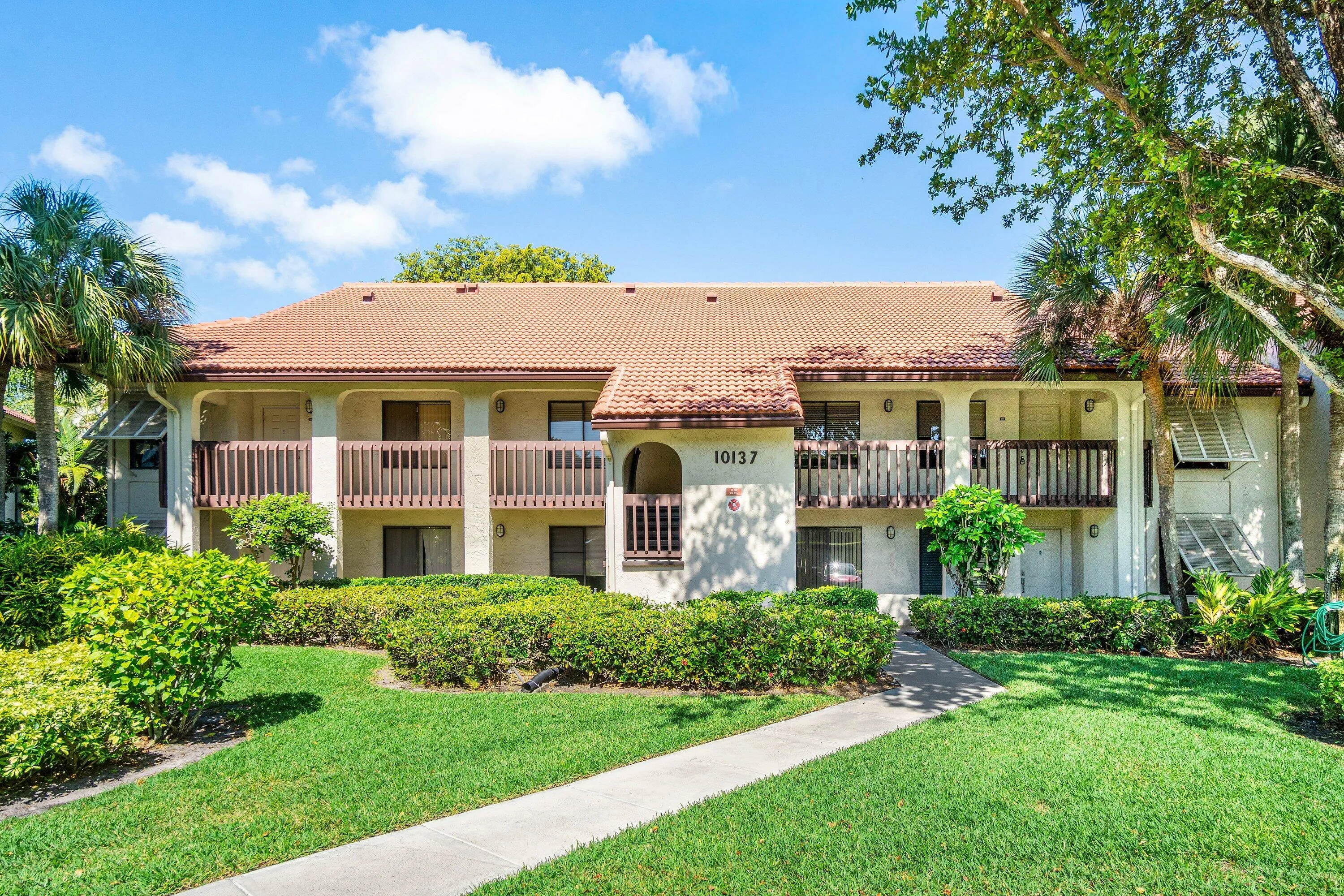 004-10137MangroveDrive-203-BoyntonBeach-