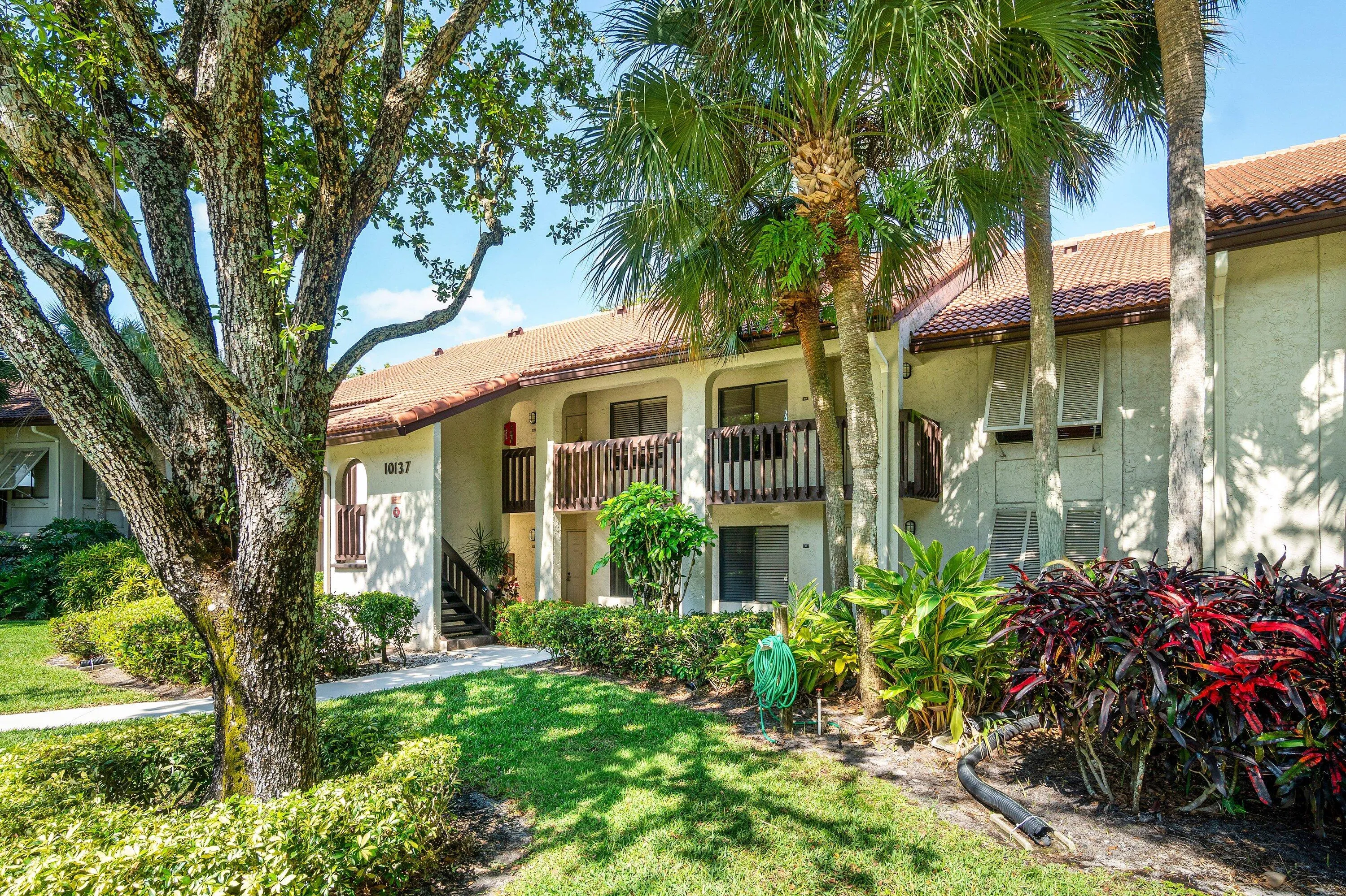 003-10137MangroveDrive-203-BoyntonBeach-
