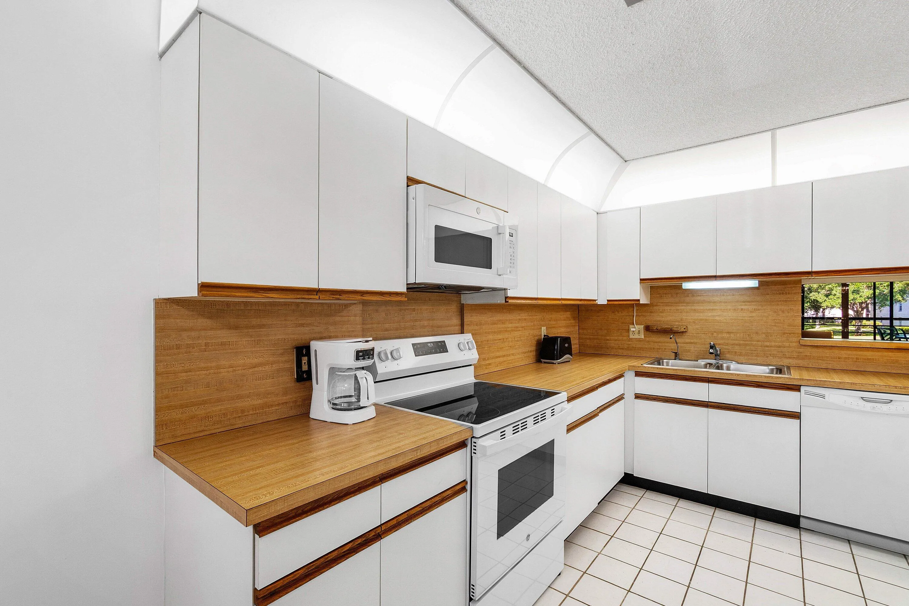 007-10137MangroveDrive-203-BoyntonBeach-