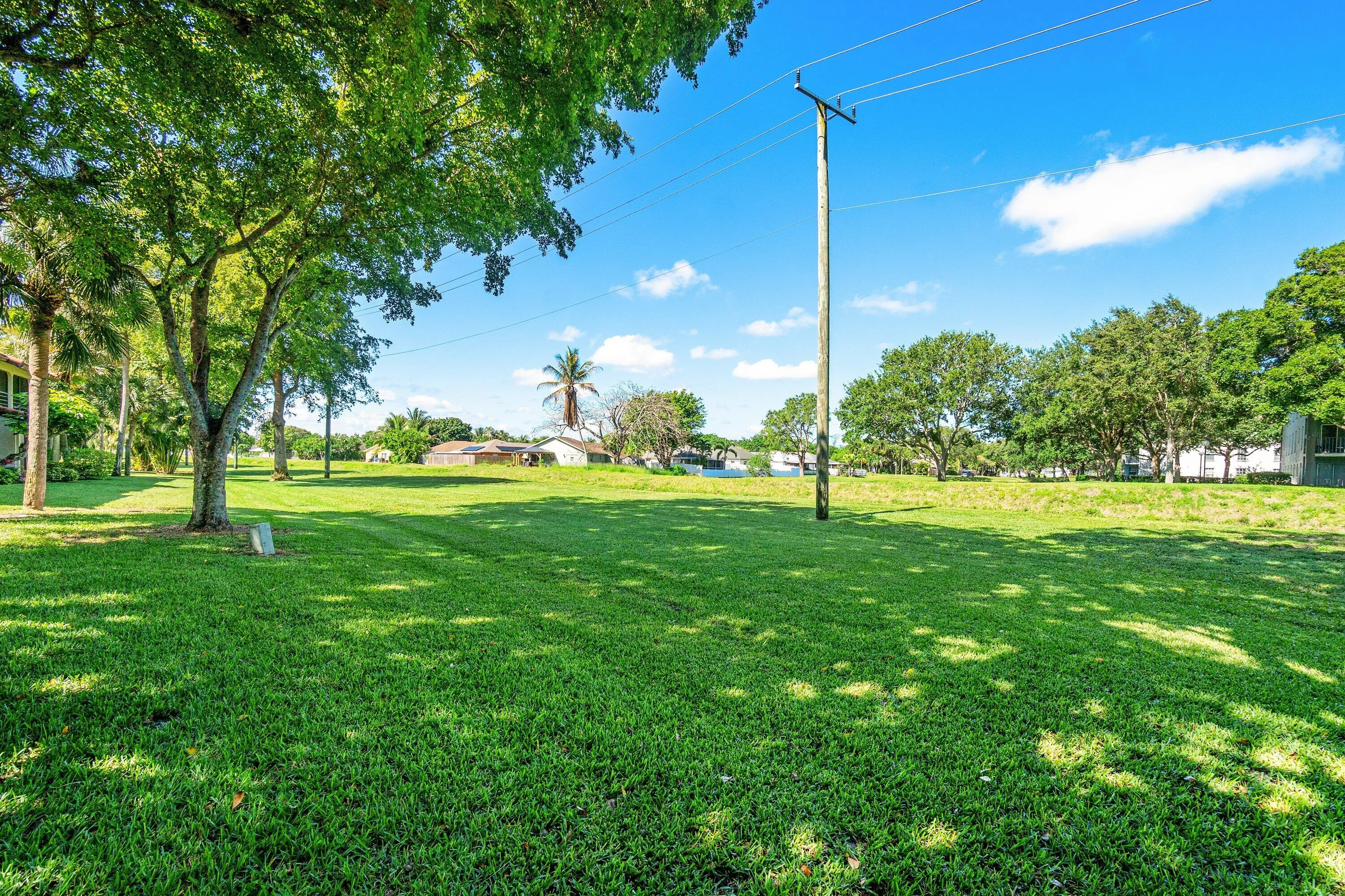 042-10137MangroveDrive-203-BoyntonBeach-