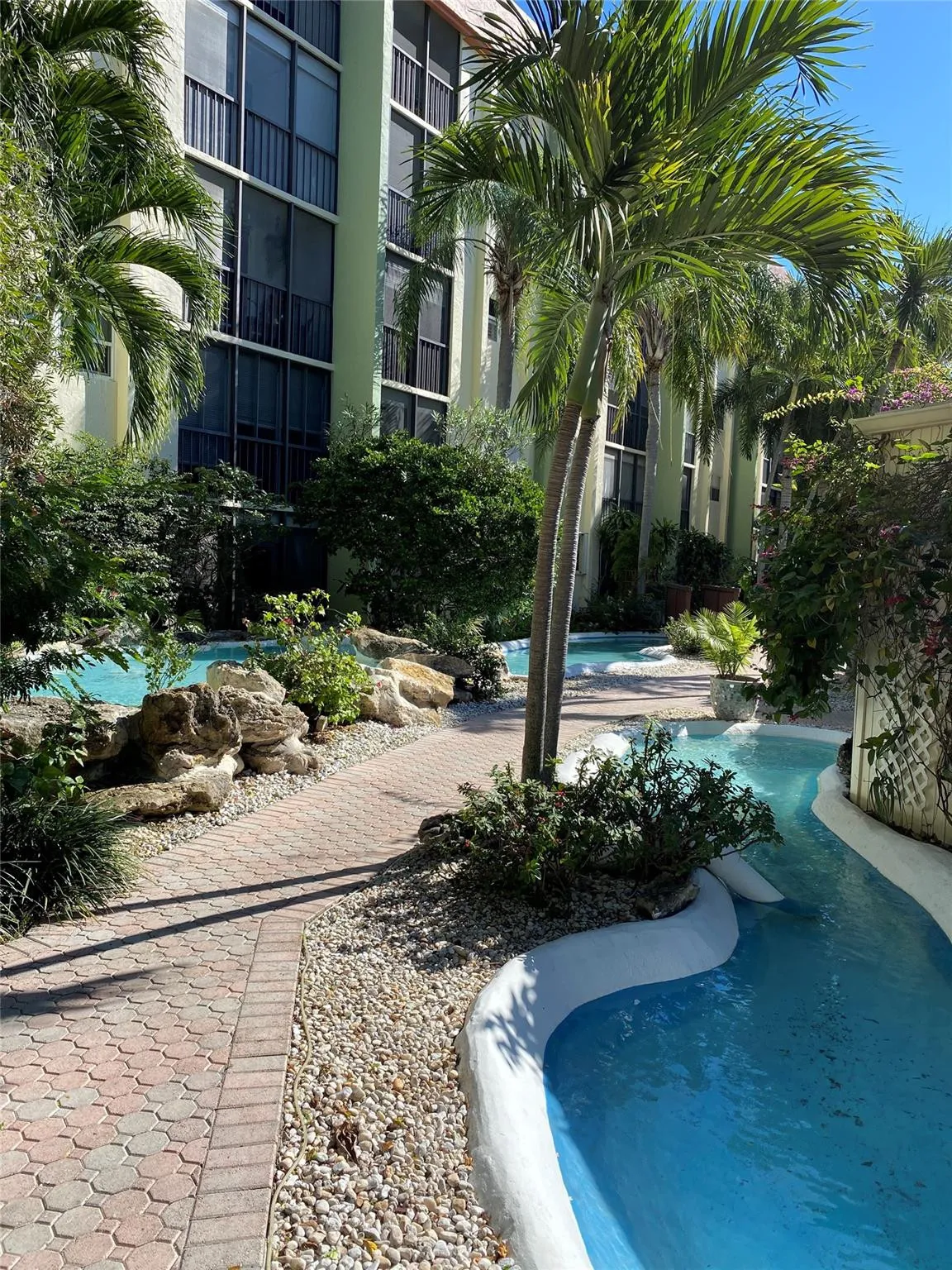 lovley courtyard with wither falls and lazy rivers