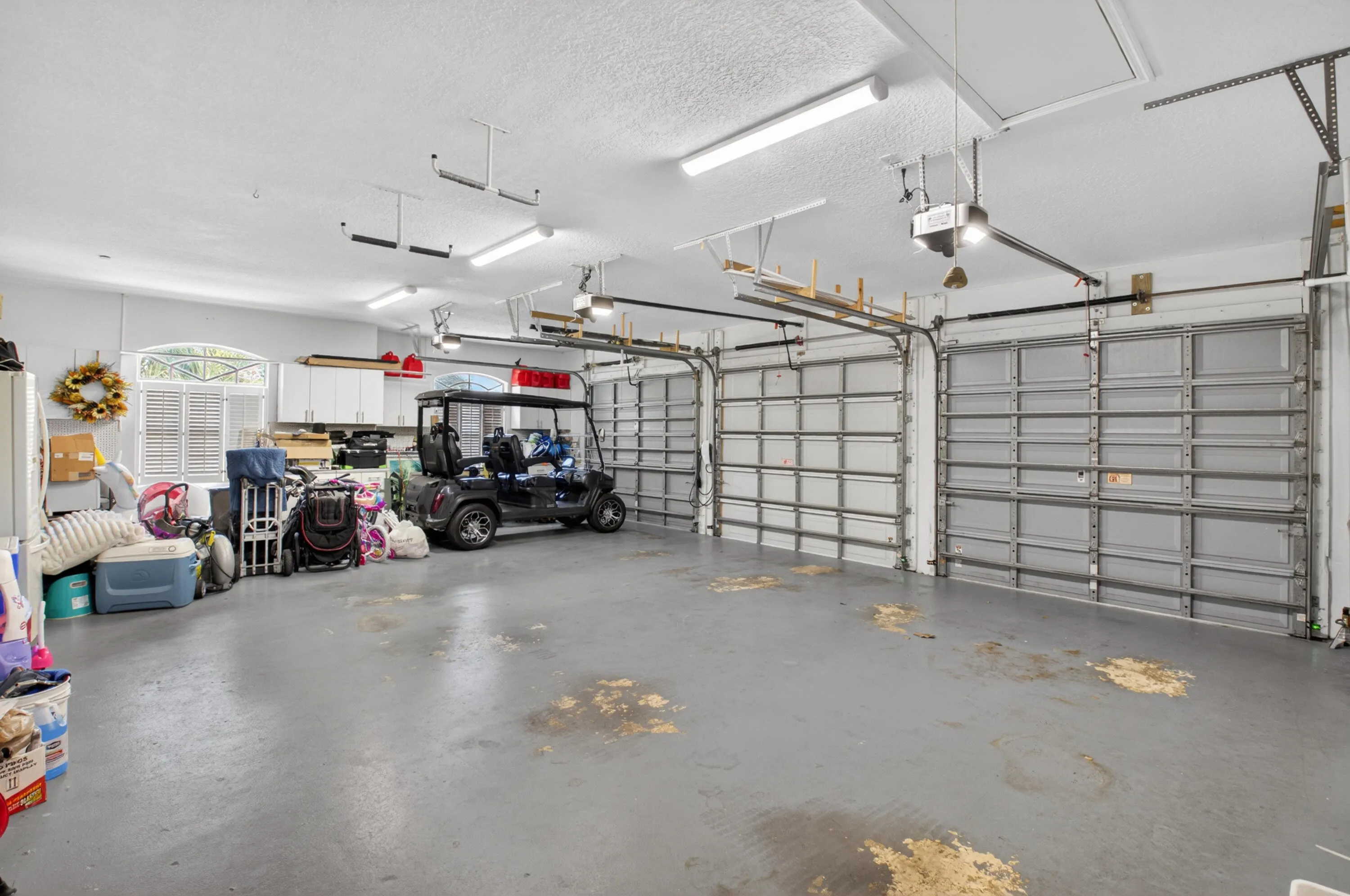 Three Car Garage 917 Sq FT