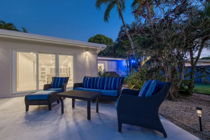 Poolside seating