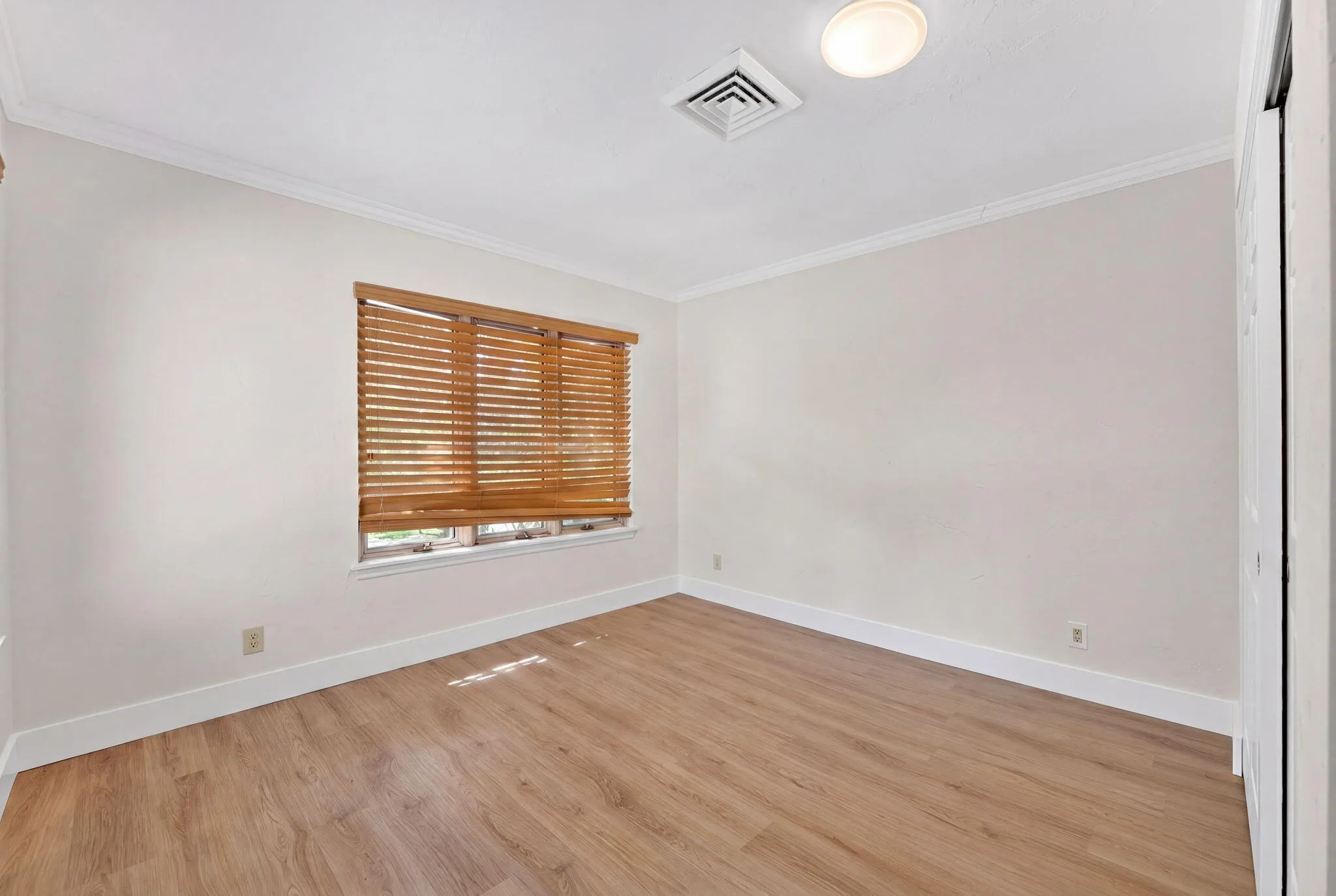 Guest/ 3rd bedroom