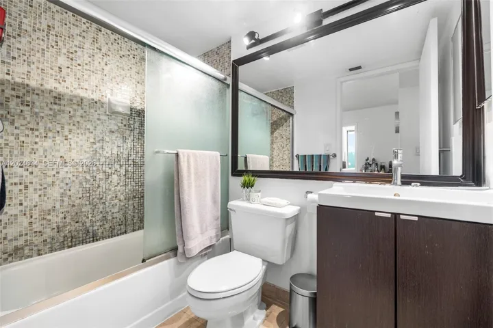 2nd bathroom
