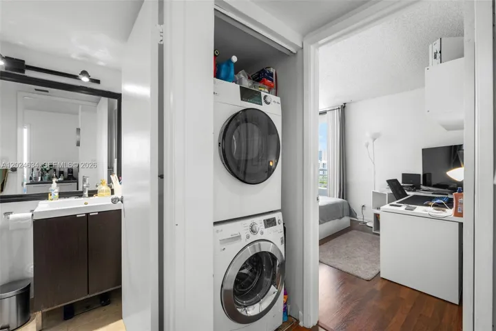 In-Unit Washer and Dryer