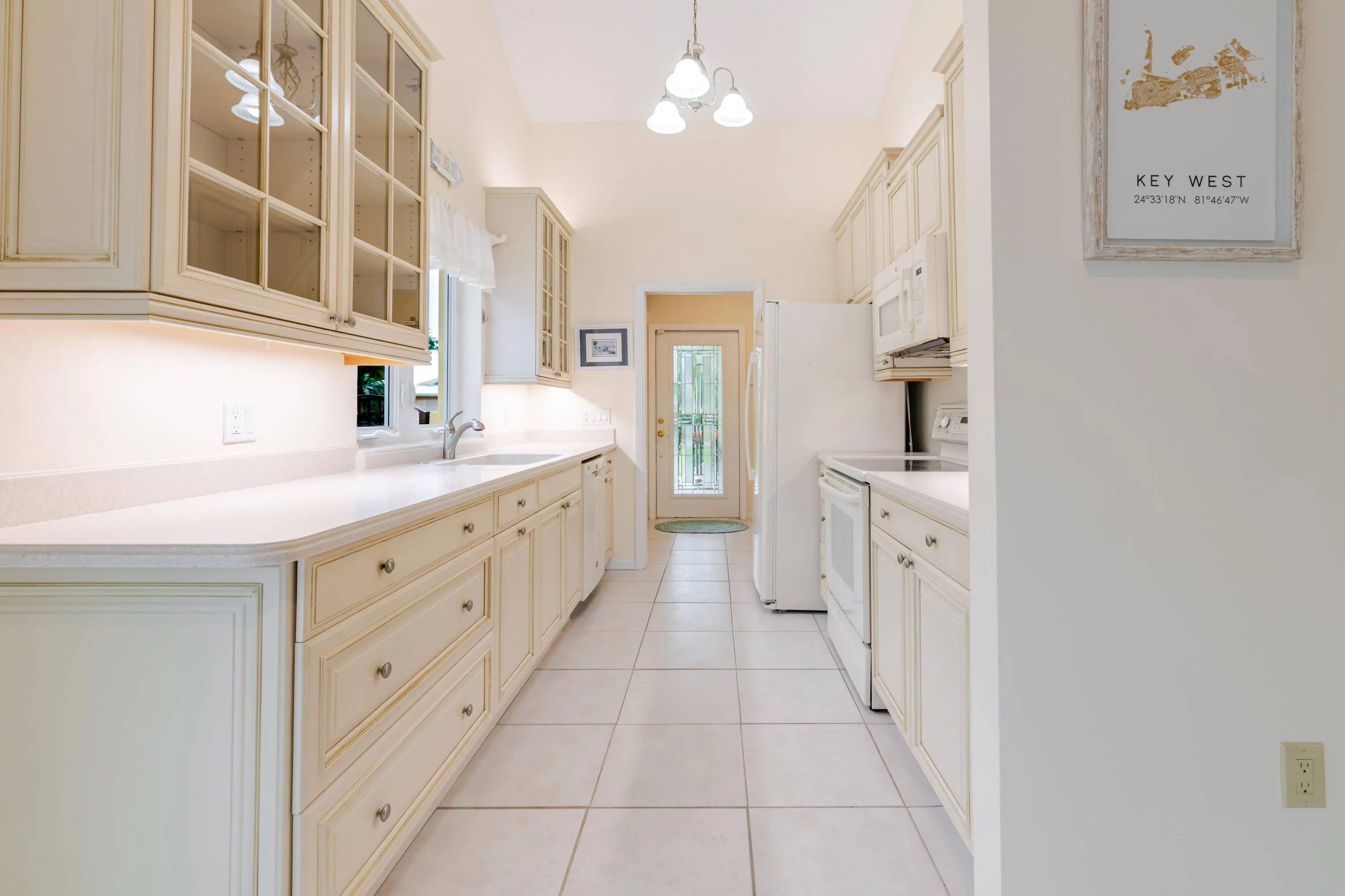 16 Kitchen 1
