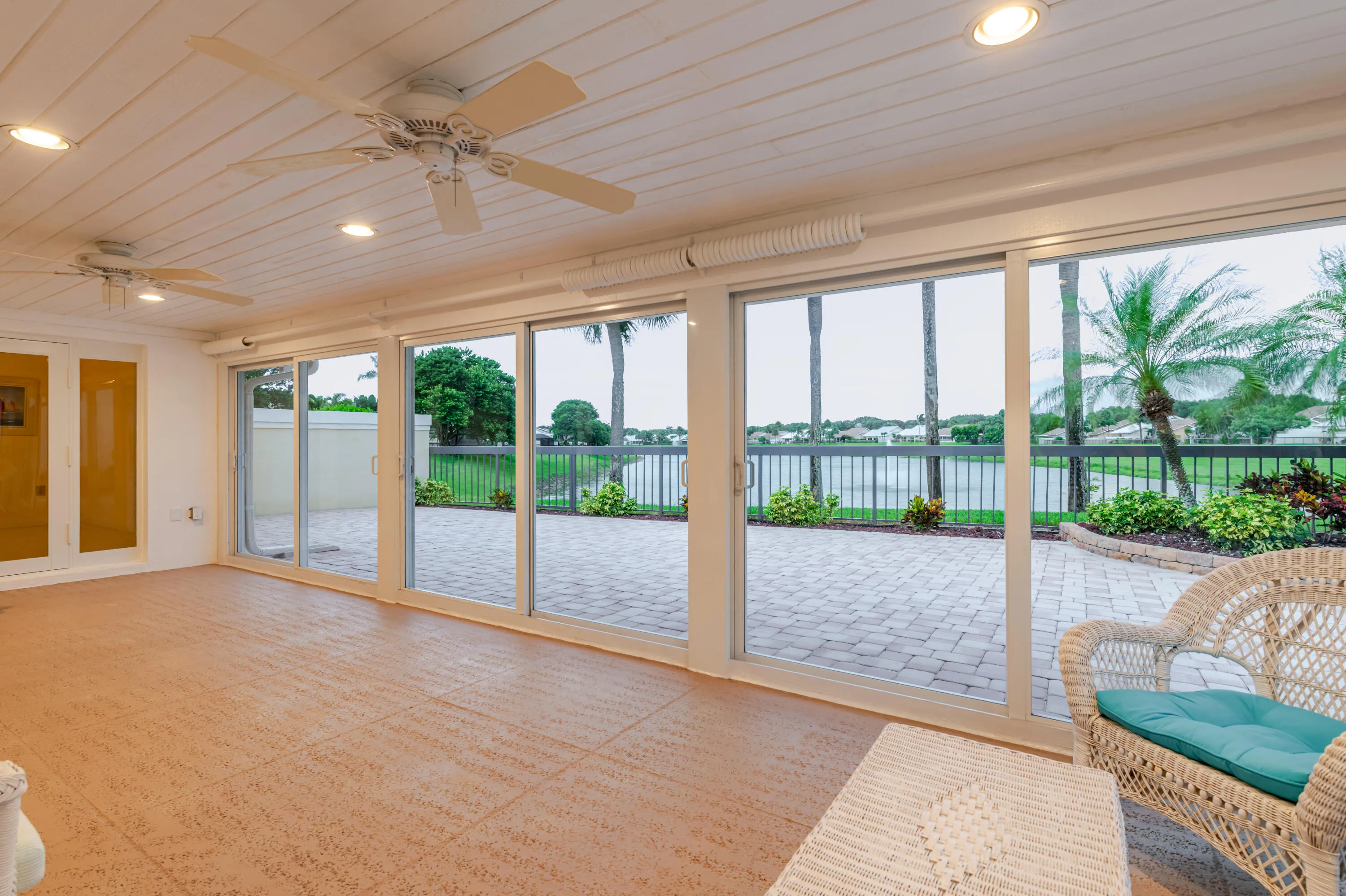 29 Sunroom 6