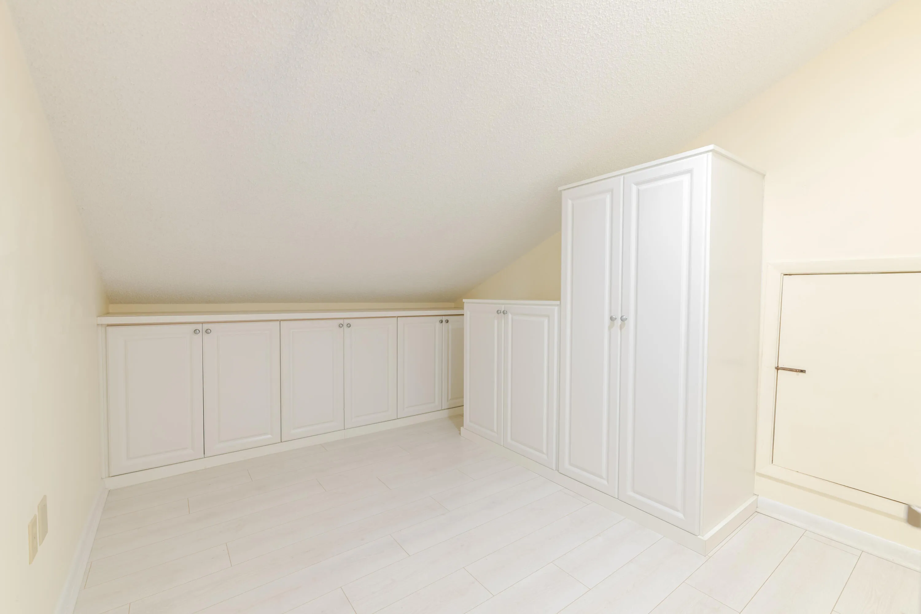 59 Upstairs - Storage 4