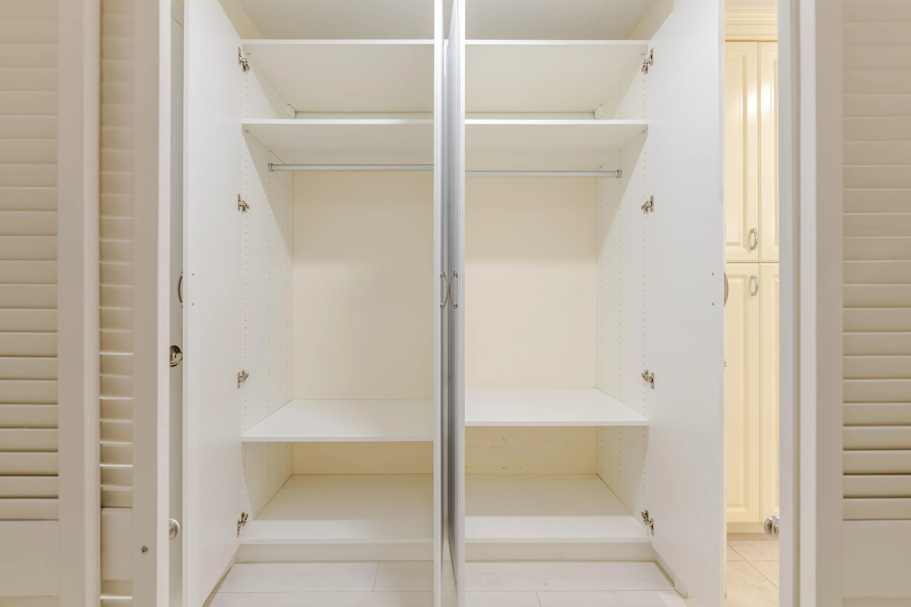 40 Primary - Closet 5