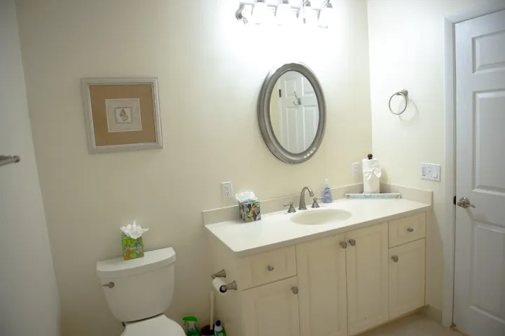 25 Kitchen and Living