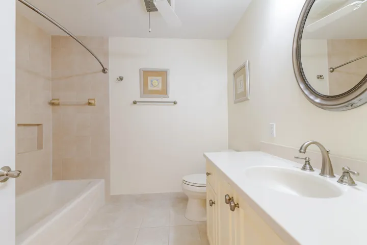 52 Bath 1