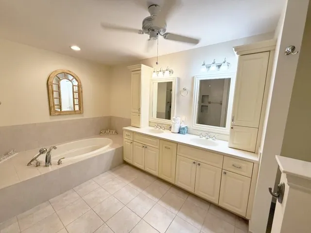 16 Kitchen 1