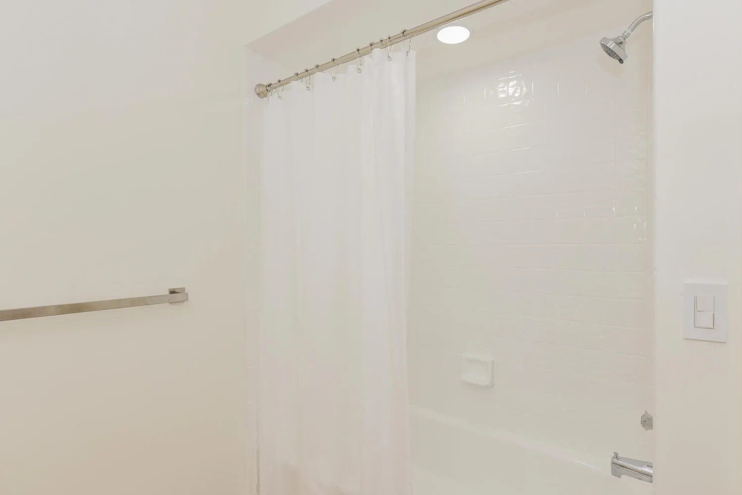 1469 Va Privada Jupiter FL-large-033-024