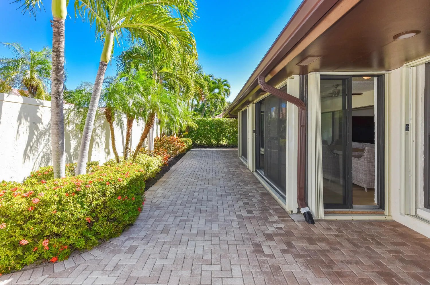 1469 Va Privada Jupiter FL-large-035-015