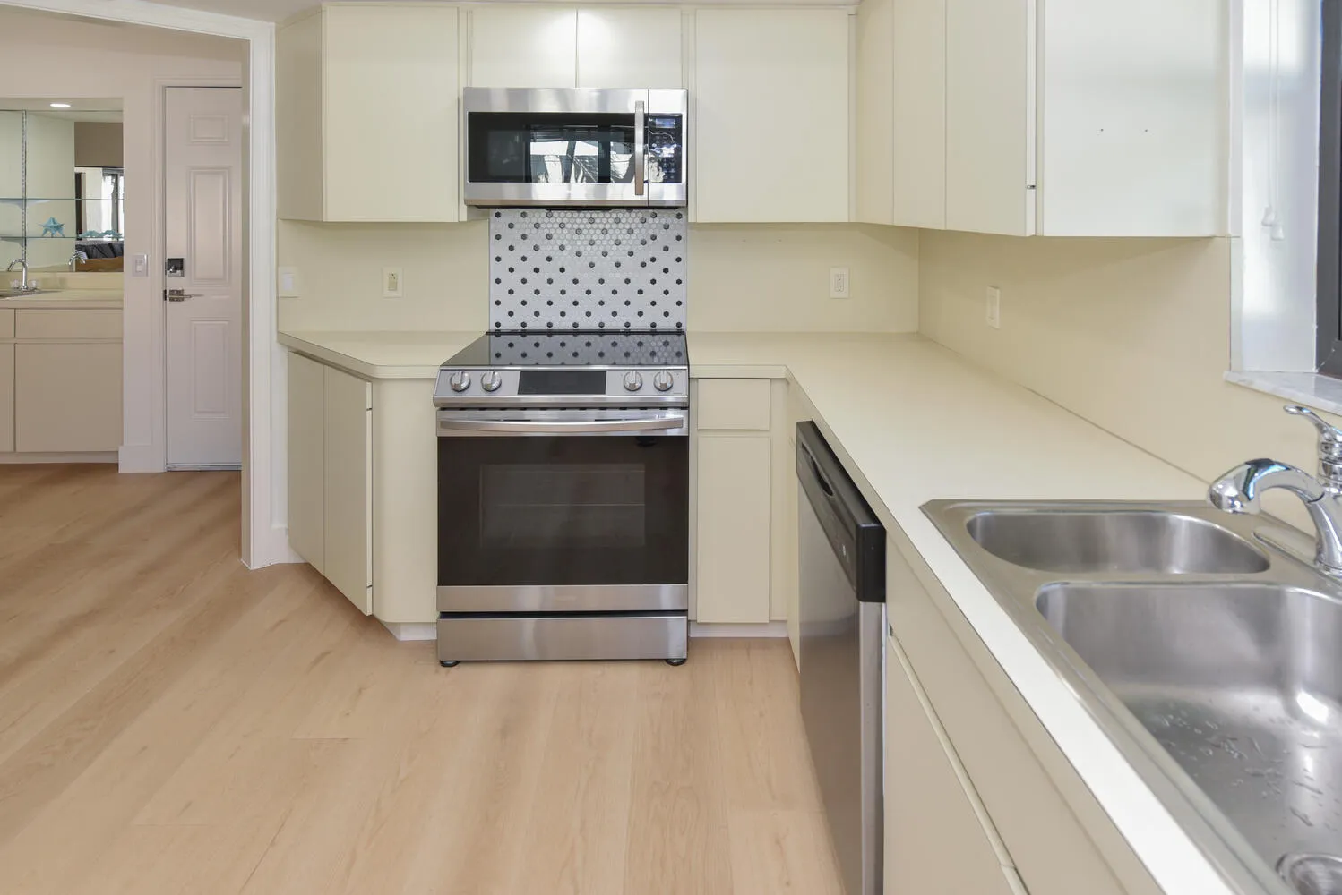 1469 Va Privada Jupiter FL-large-019-010