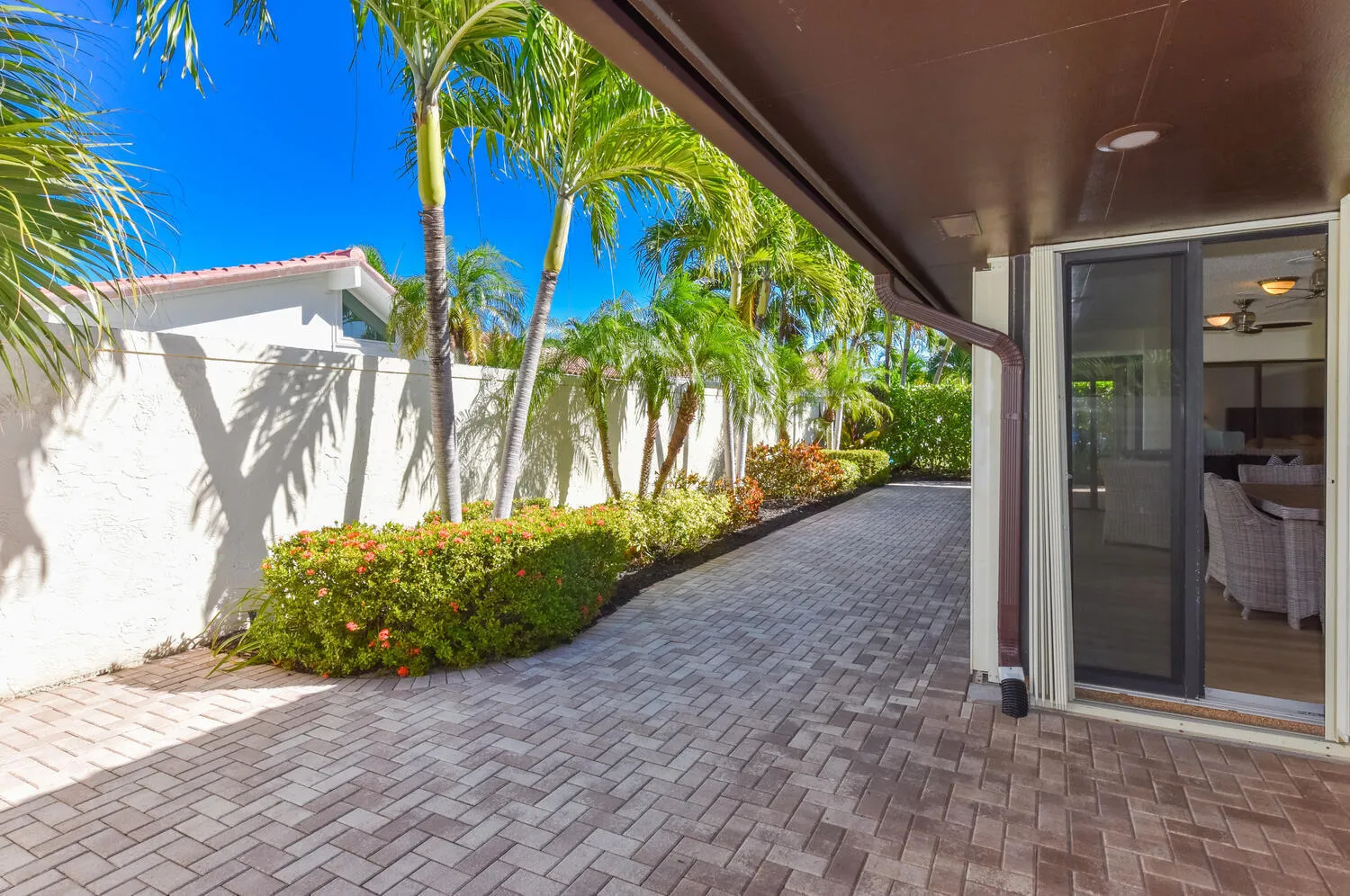 1469 Va Privada Jupiter FL-large-034-022