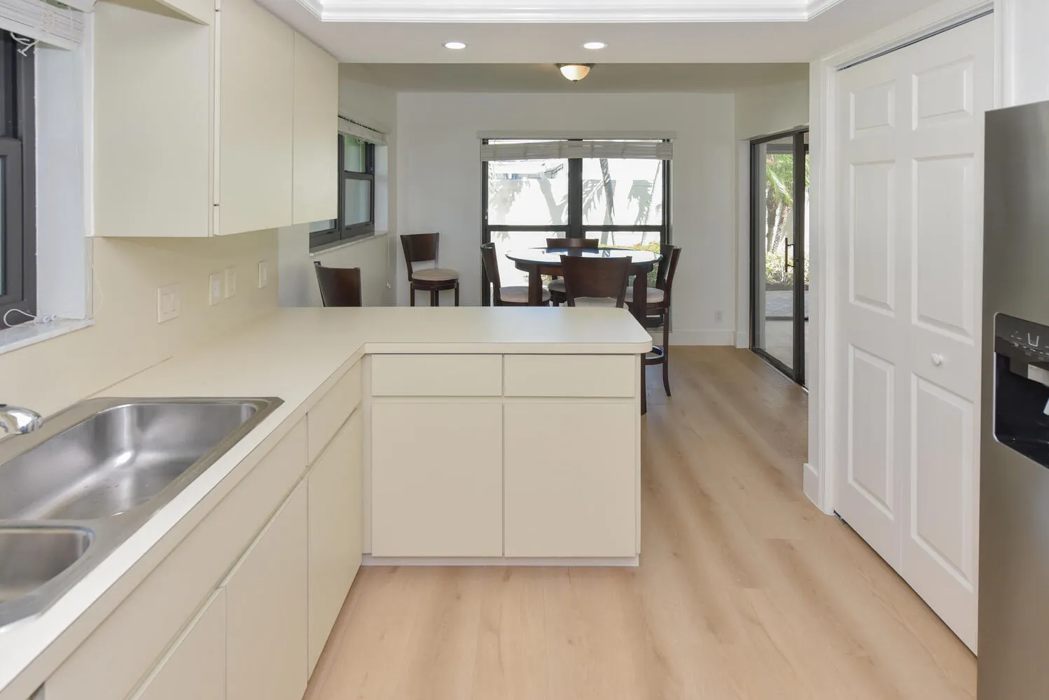 1469 Va Privada Jupiter FL-large-021-008