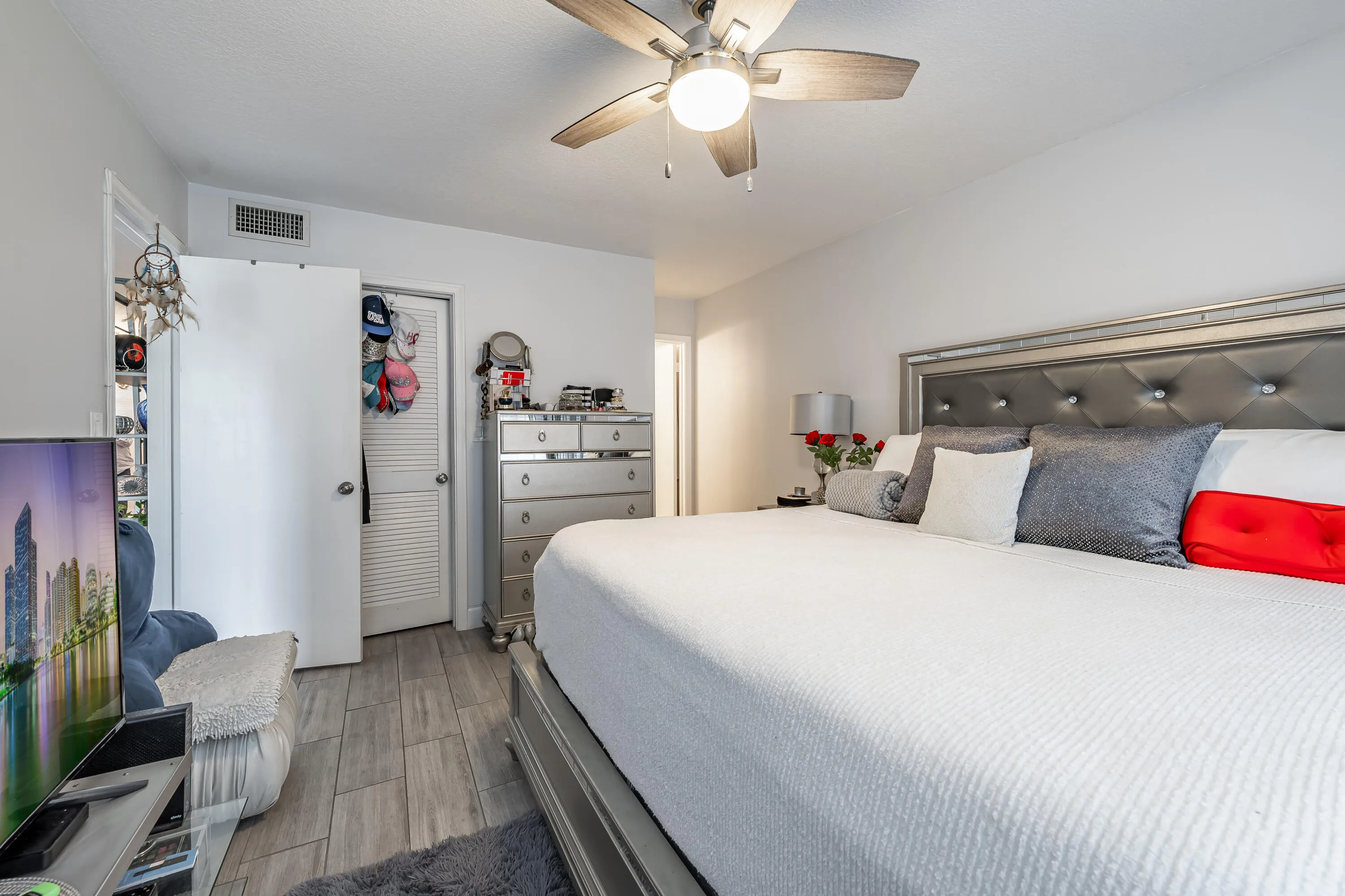 15. Bedroom 2B