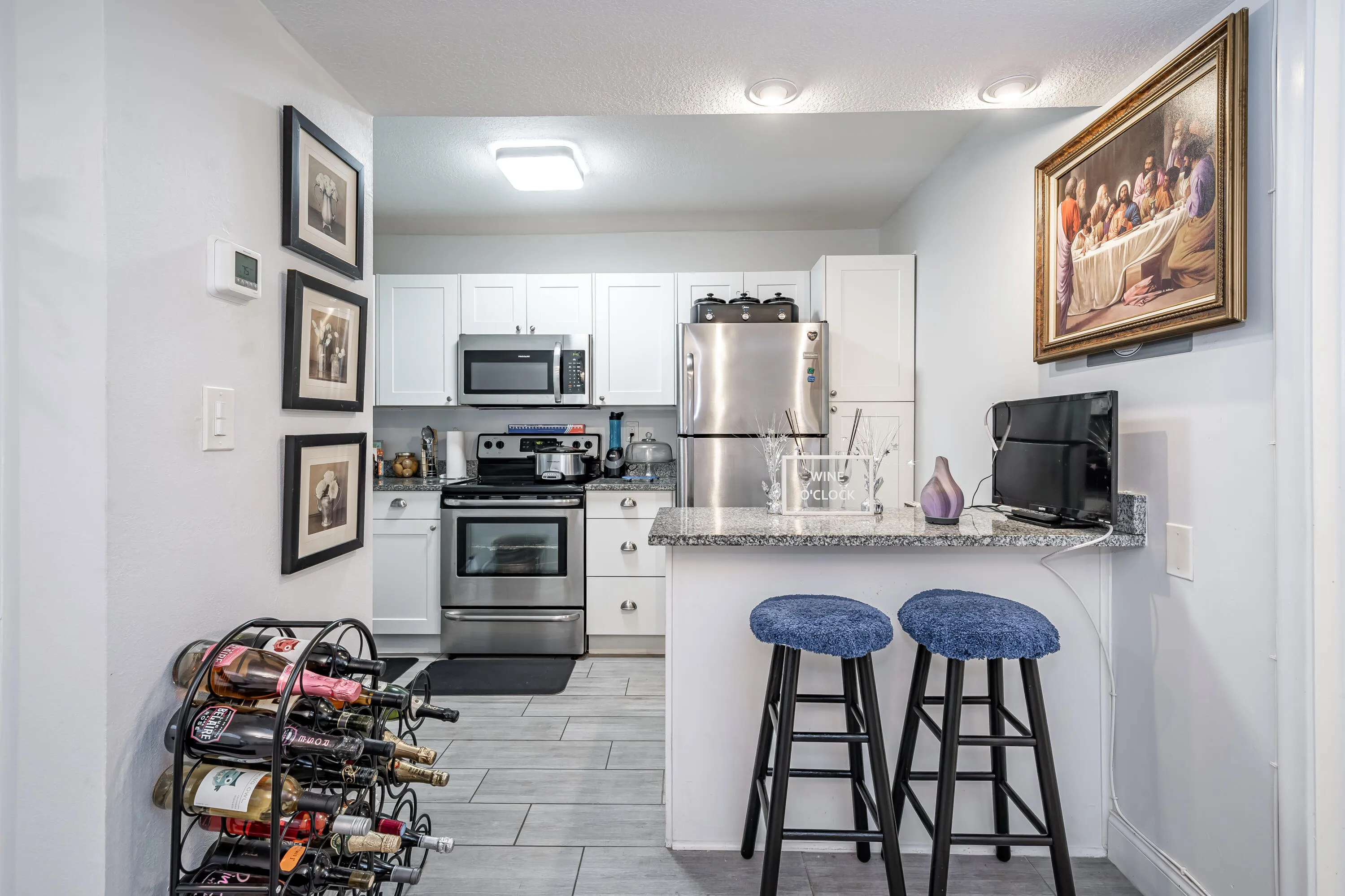 8.Kitchen almost full