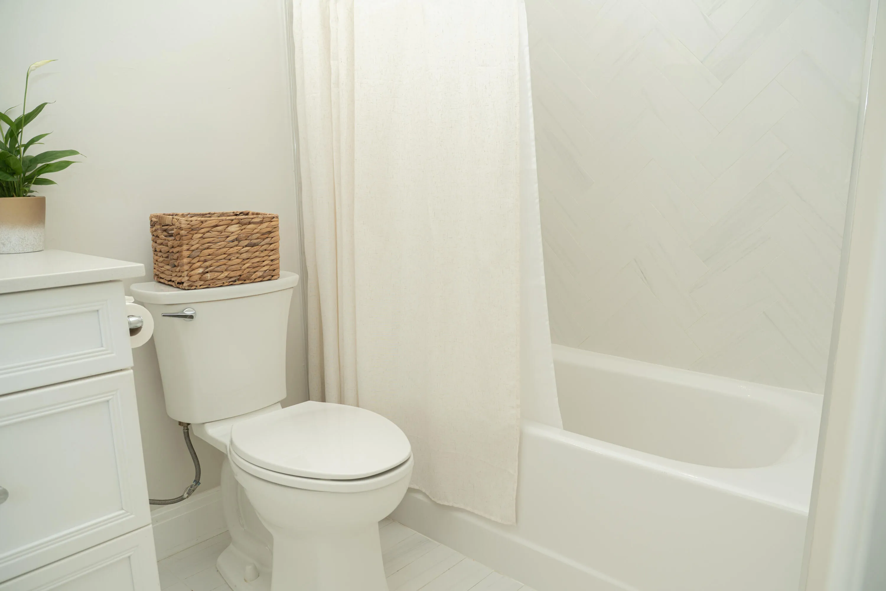 Bedroom 4- En Suite Bathroom