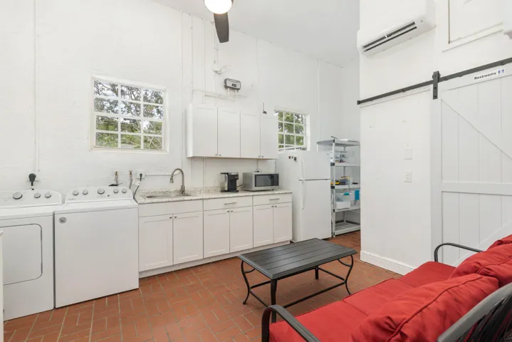 A/C, washer and dryer, bathroom and kitchenette
