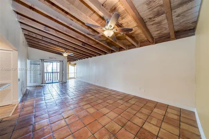 Dining/Living Room Area