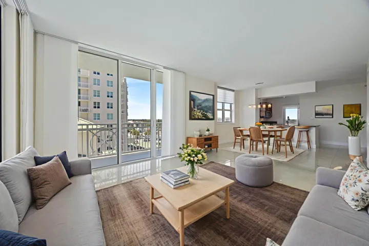 Virtually Staged Living/Dining