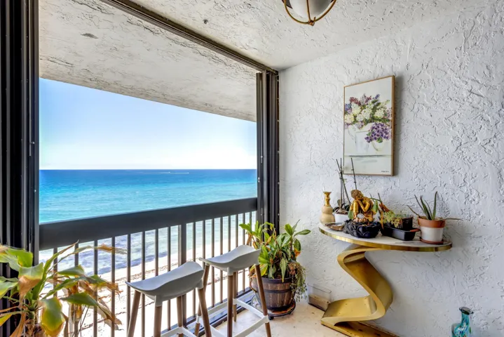 OCEANVIEW BALCONY