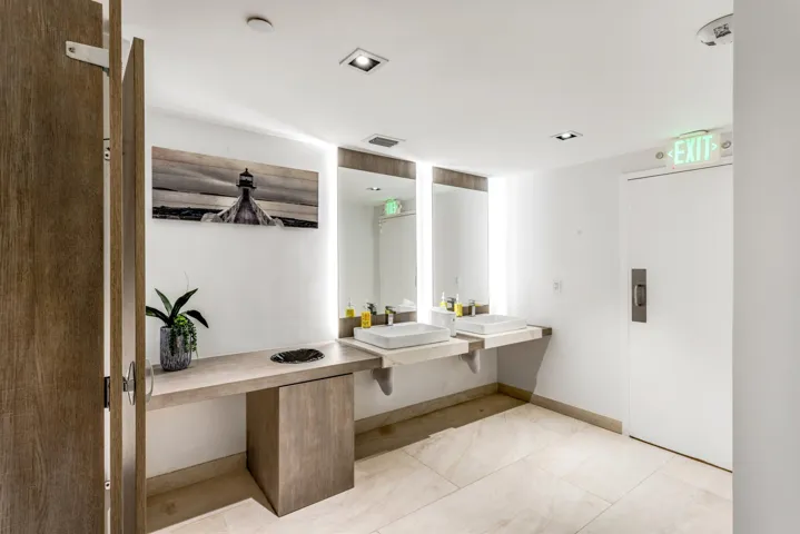 COMMUNITY BATHROOM