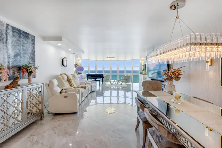 OCEANVIEW LIVING ROOM