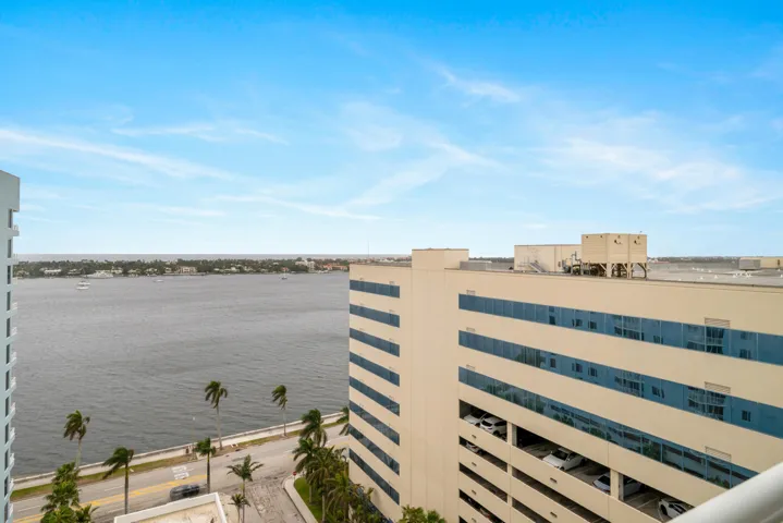 1551-N-FLAGLER-DR-LPH-11-33401-014