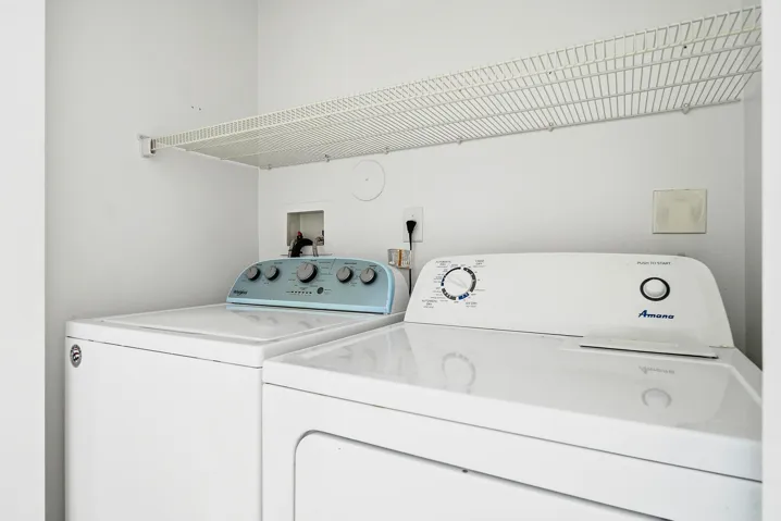 1551-N-FLAGLER-DR-LPH-11-33401-032