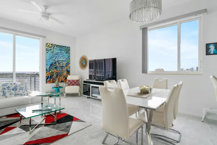 1551-N-FLAGLER-DR-LPH-11-33401-002