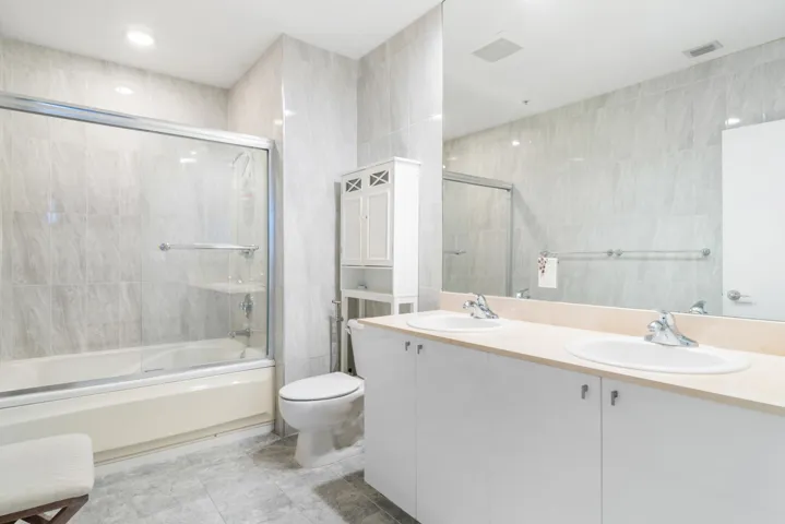 1551-N-FLAGLER-DR-LPH-11-33401-020