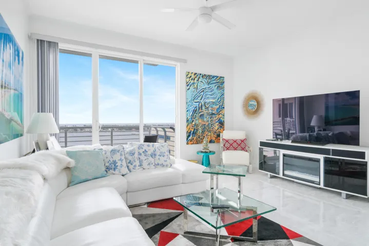 1551-N-FLAGLER-DR-LPH-11-33401-005