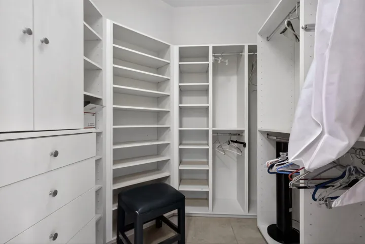 Walk-in closet