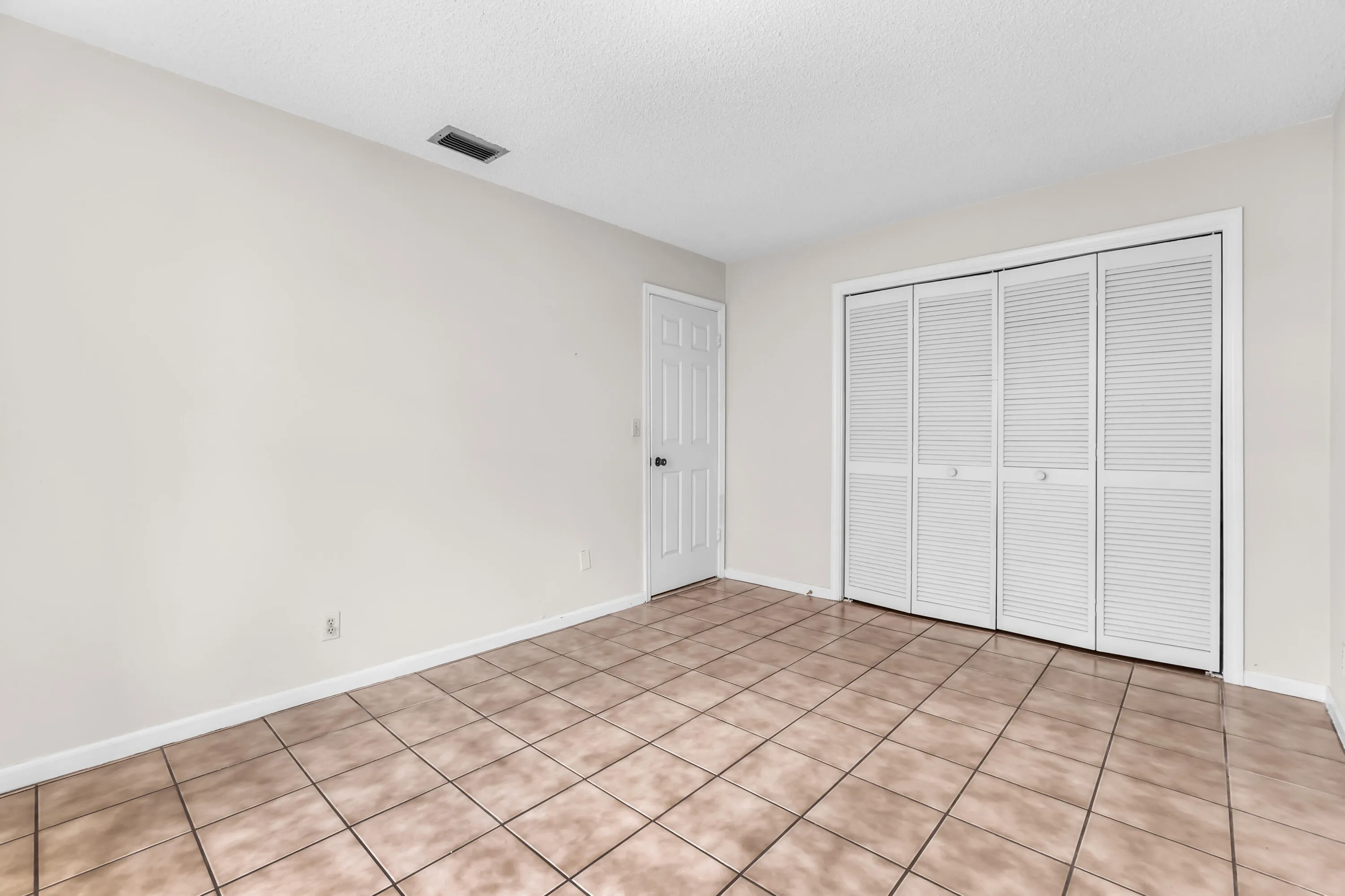 Guest BR 1 Closet view