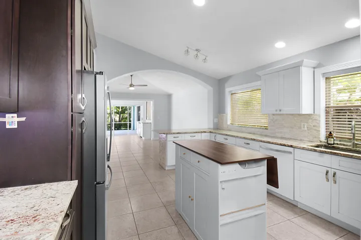 Kitchen With Island