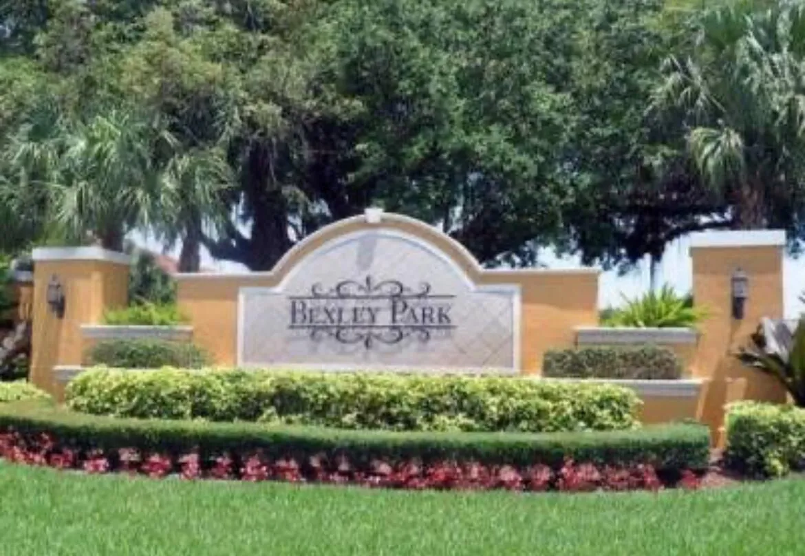 Bexley Park- Entrance on Military