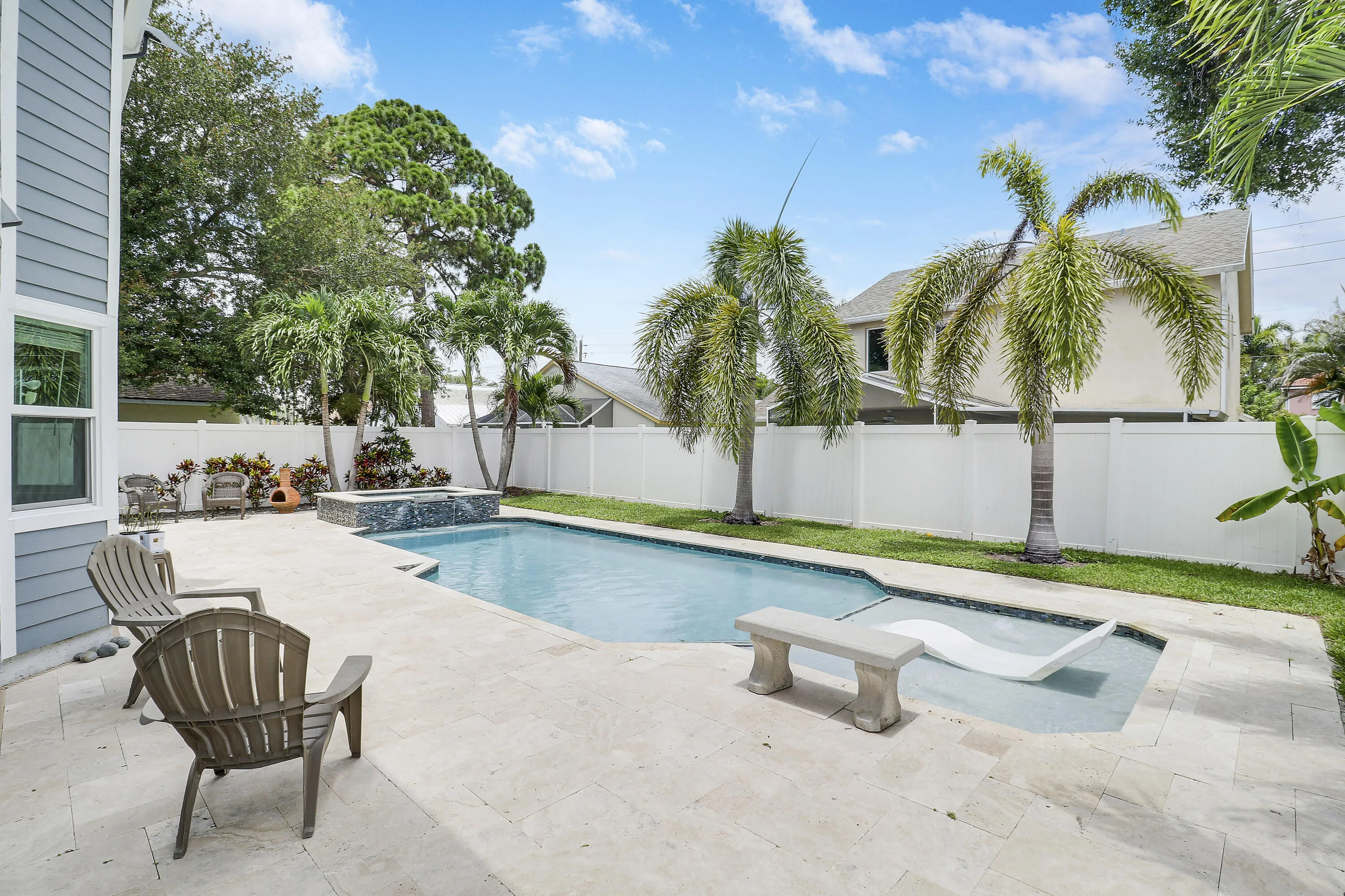 Oversized Pool and Patio