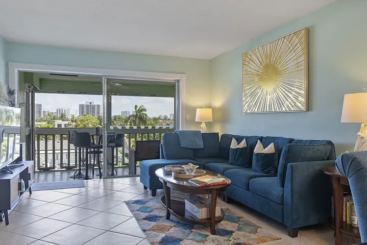 455 Paradise Isels Blvd - #404. -122
