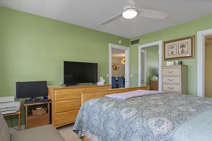 455 Paradise Isels Blvd - #404. -141
