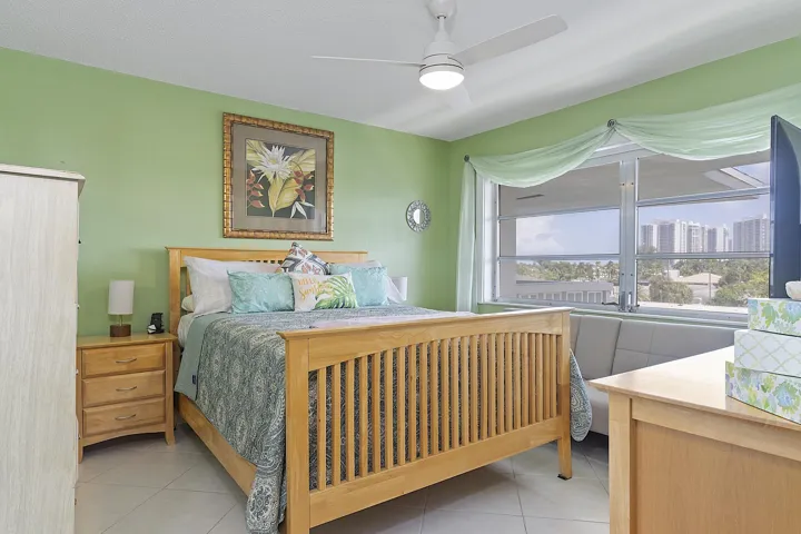 455 Paradise Isels Blvd - #404. -138