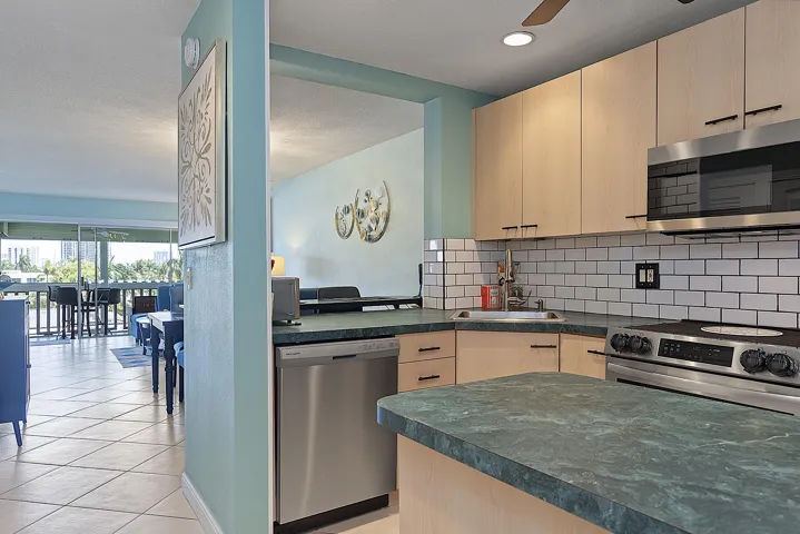 455 Paradise Isels Blvd - #404. -114
