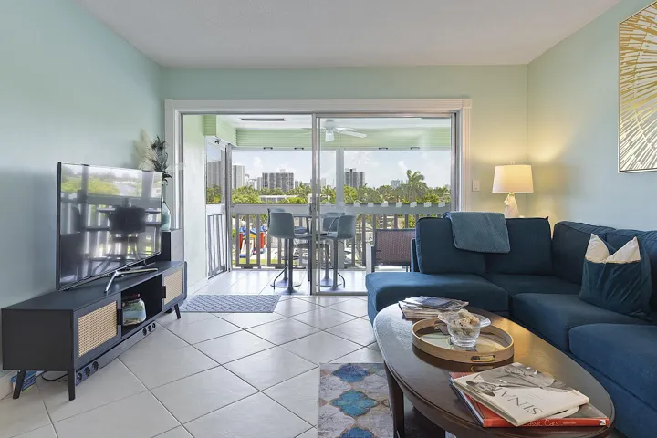 455 Paradise Isels Blvd - #404. -124